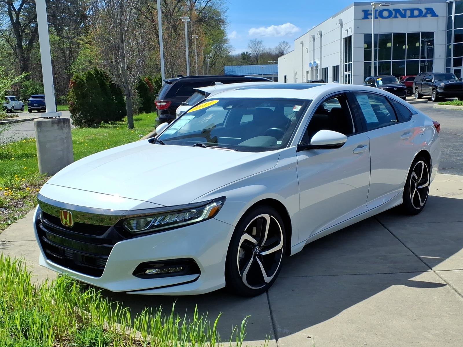 Used 2019 Honda Accord Sport image 3