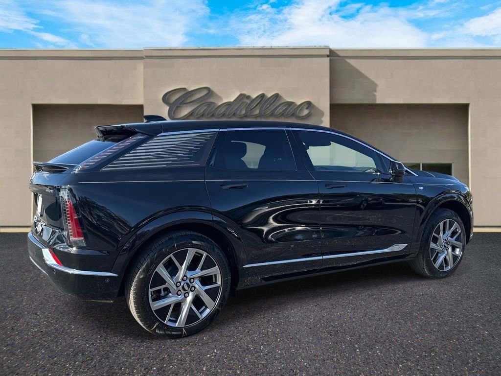 New 2026 Cadillac Optiq Luxury 2 image 3