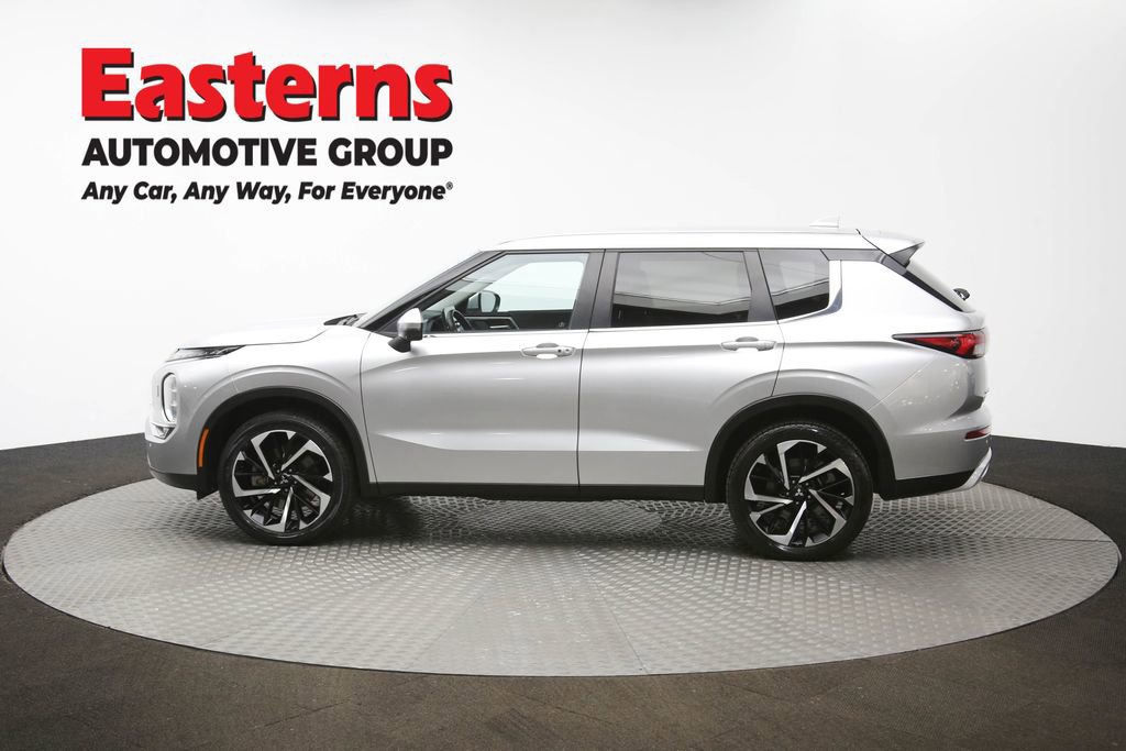 Used 2024 Mitsubishi Outlander SE image 59