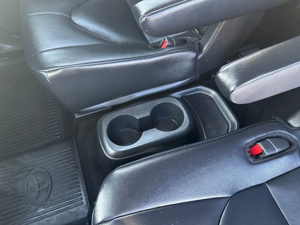 Used 2024 Toyota Highlander XLE image 38