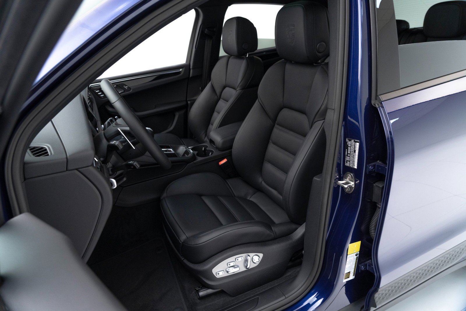 New 2025 Porsche Macan image 5