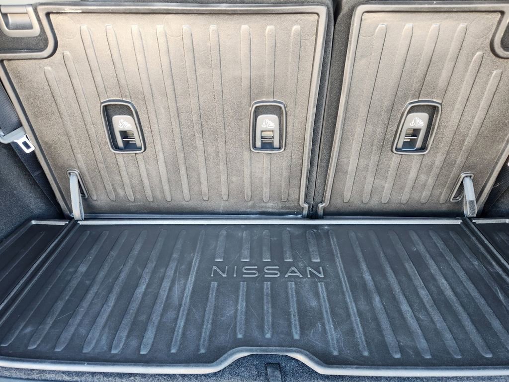 Used 2023 Nissan Pathfinder Platinum w/ Cargo Package image 31