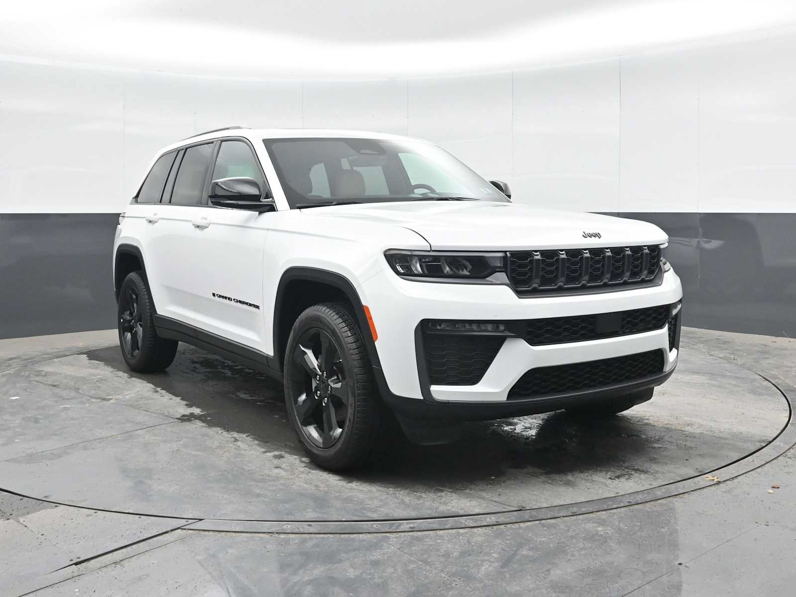 Used 2026 Jeep Grand Cherokee Limited w/ Limited Altitude Package AWD/4WD image 7