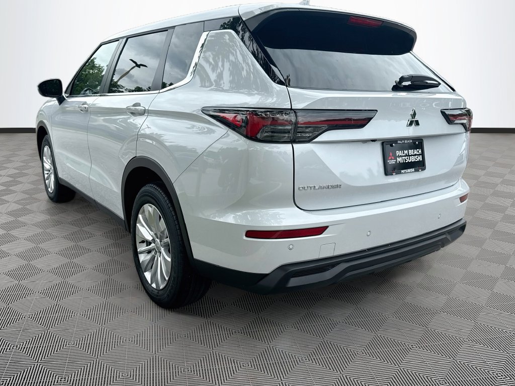 New 2026 Mitsubishi Outlander ES FWD image 7