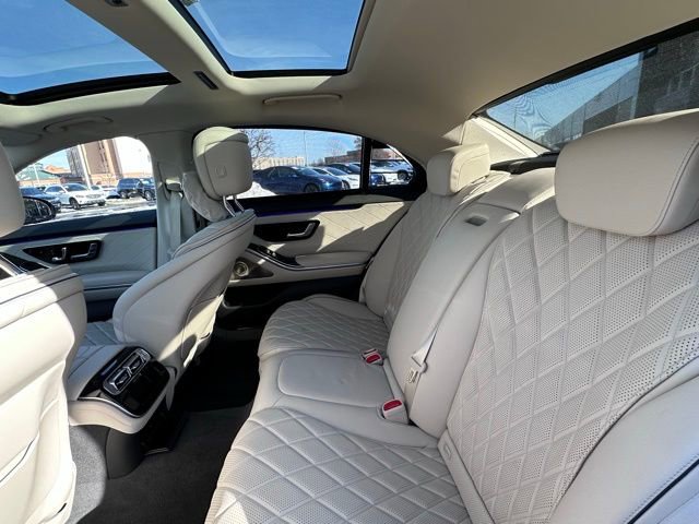 Used 2022 Mercedes-Benz S 580 4MATIC Sedan w/ 3D Technology Package image 18
