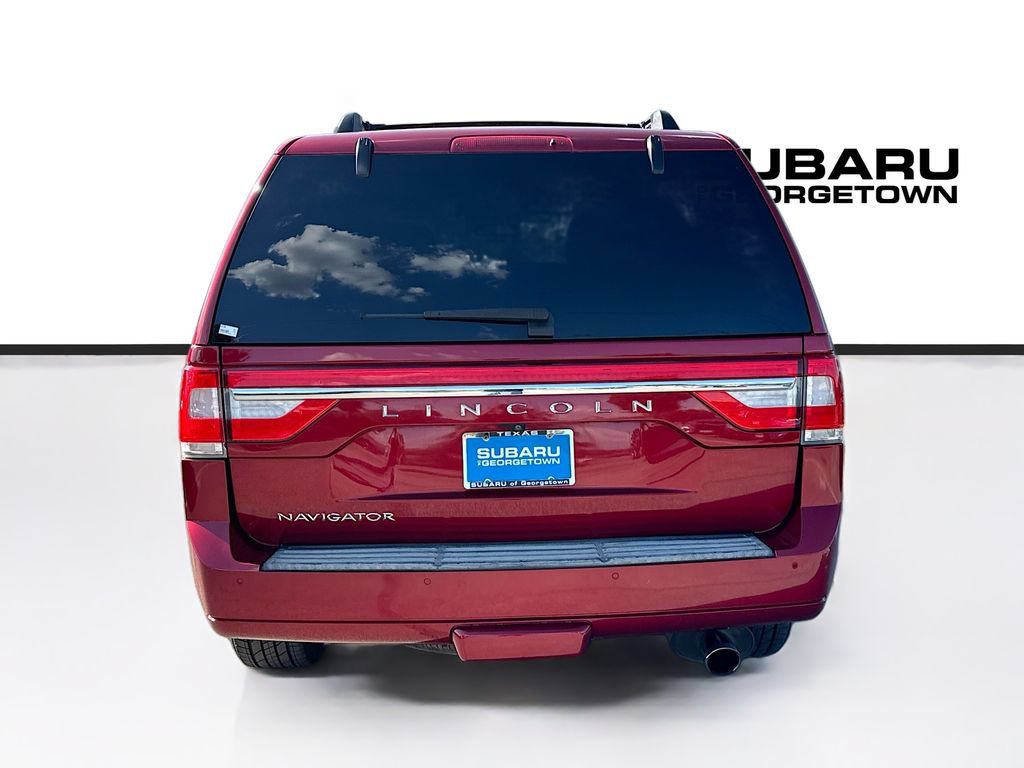 Used 2017 Lincoln Navigator Select RWD image 6