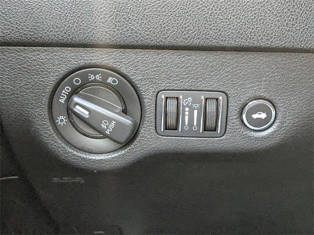 Used 2016 Dodge Charger R/T w/ Plus Group image 28