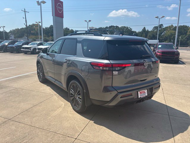 New 2026 Nissan Pathfinder SL w/ SL Premium Package FWD image 5