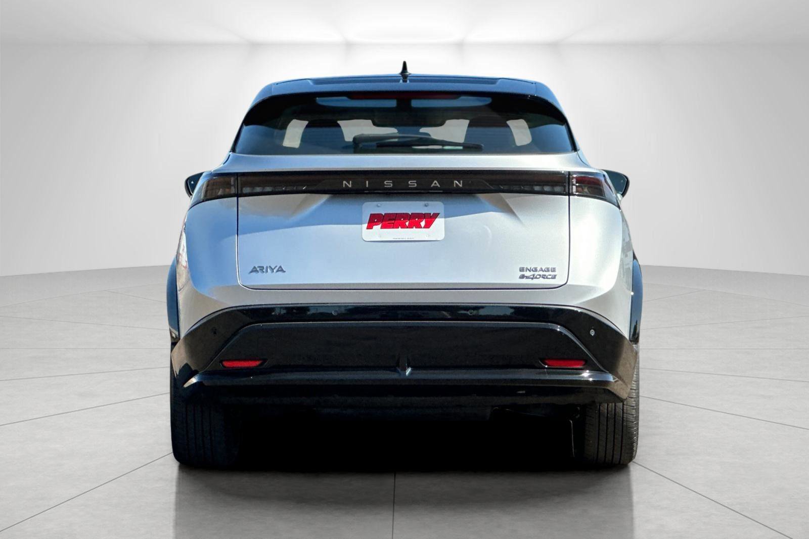Used 2023 Nissan Ariya AWD image 4