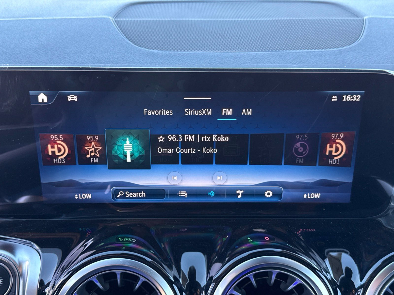 New 2026 Mercedes-Benz GLB 250 4MATIC image 26