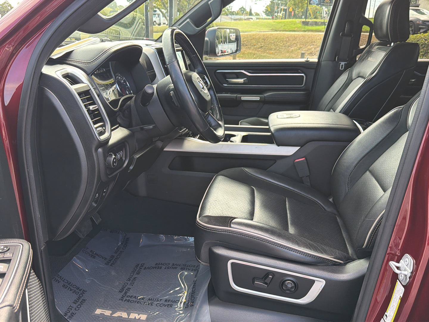 Used 2019 RAM 1500 Laramie w/ Sport Appearance Package AWD/4WD image 10