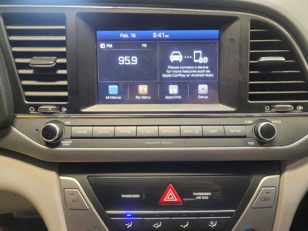 Used 2017 Hyundai Elantra SE image 25