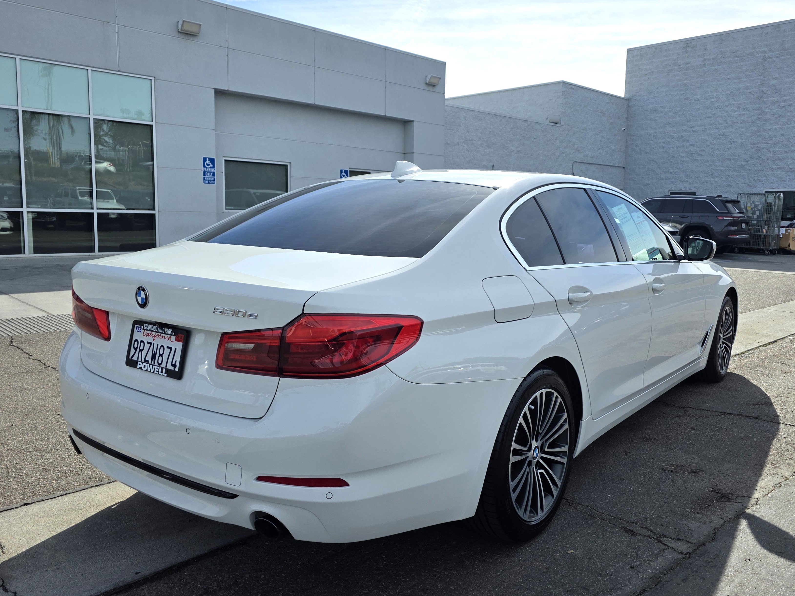 Used 2020 BMW 530e w/ Convenience Package image 5
