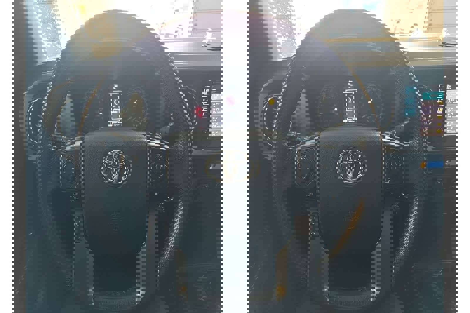 Used 2017 Toyota Tacoma TRD Off-Road image 26