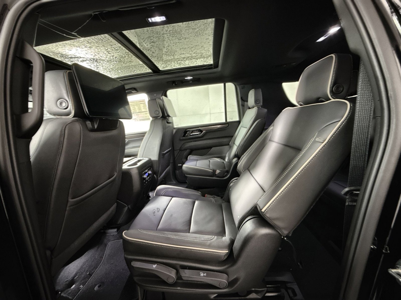 New 2026 GMC Yukon XL Elevation w/ Elevation Premium Package image 25