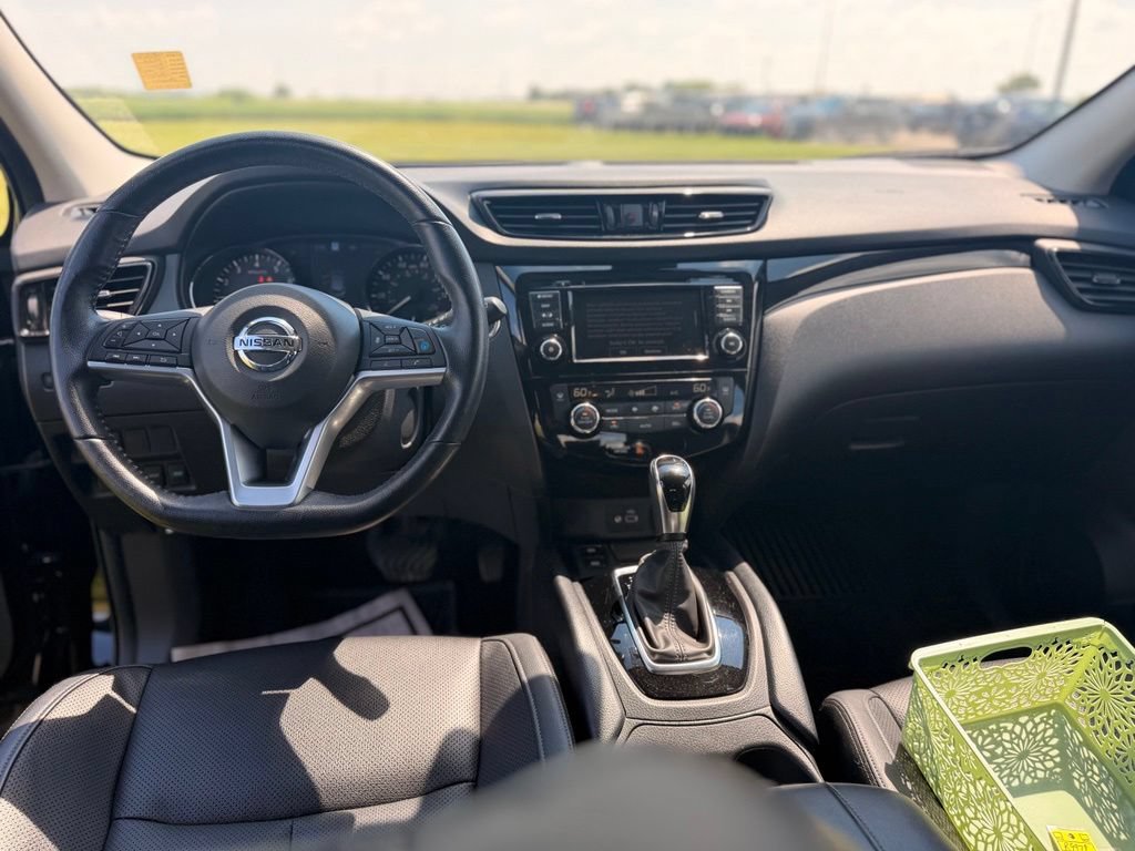 Certified 2022 Nissan Rogue Sport SL AWD/4WD image 12