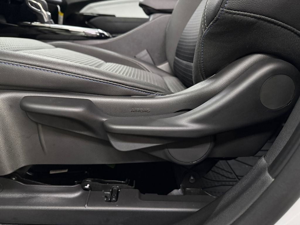 Used 2025 Chevrolet Trax LT w/ Driver Confidence Package image 16