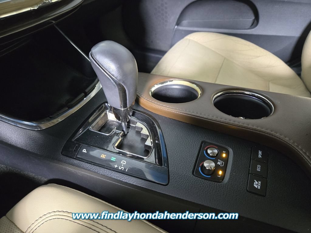 Used 2013 Toyota Avalon Limited FWD image 30