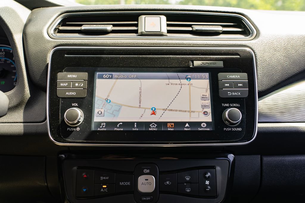 Used 2018 Nissan Leaf SV w/ SV All Weather Package FWD image 16