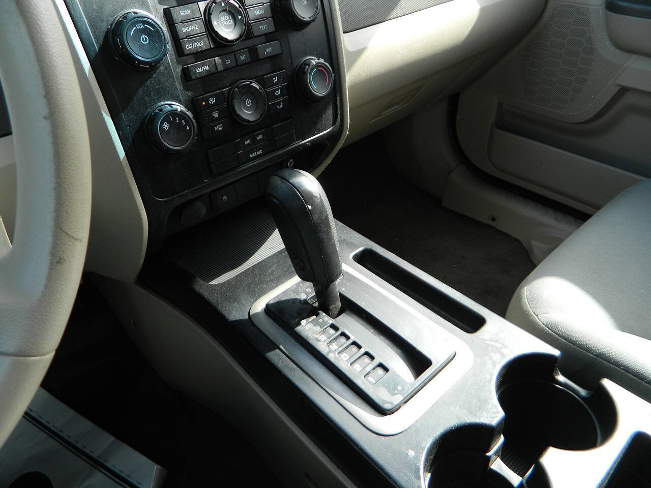Used 2008 Ford Escape XLS FWD image 19
