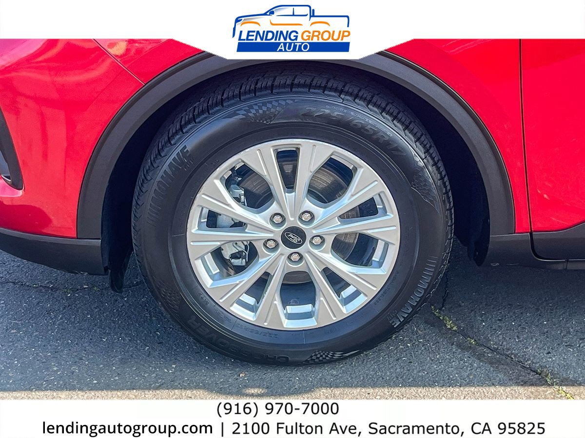 Used 2023 Ford Escape Active w/ Tech Pack #1 FWD image 9