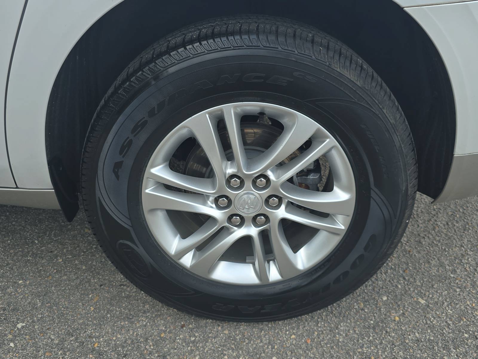 Used 2019 Buick Enclave Essence FWD image 35