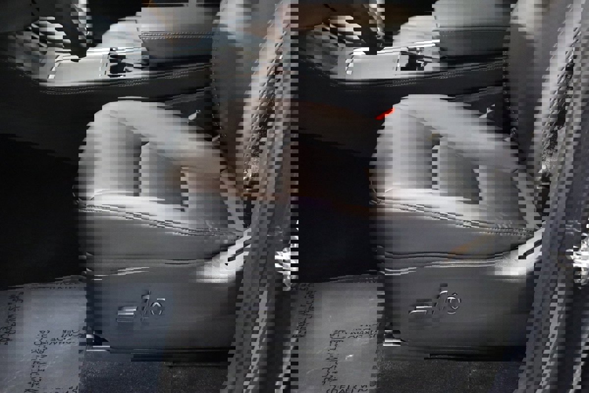 Used 2022 Tesla Model Y Long Range image 28