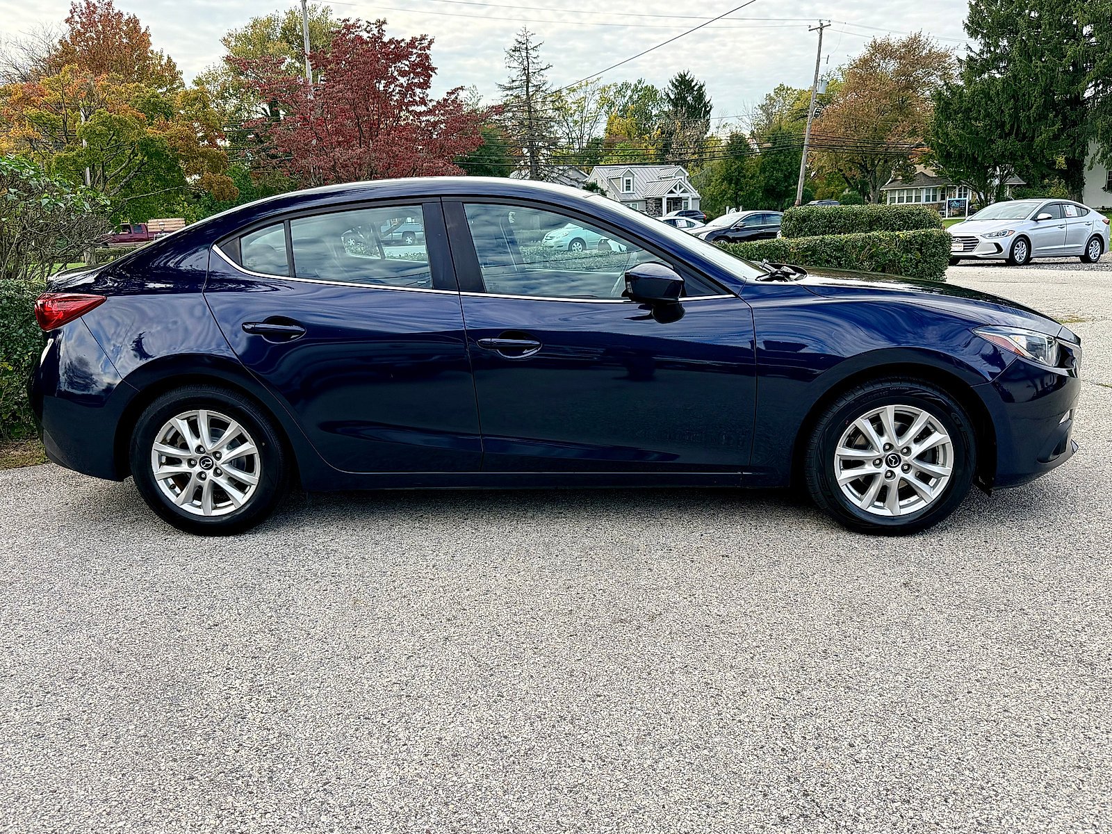 Used 2015 MAZDA MAZDA3 i Touring FWD image 2