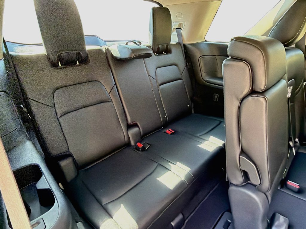 Used 2025 Nissan Pathfinder SL AWD/4WD image 29