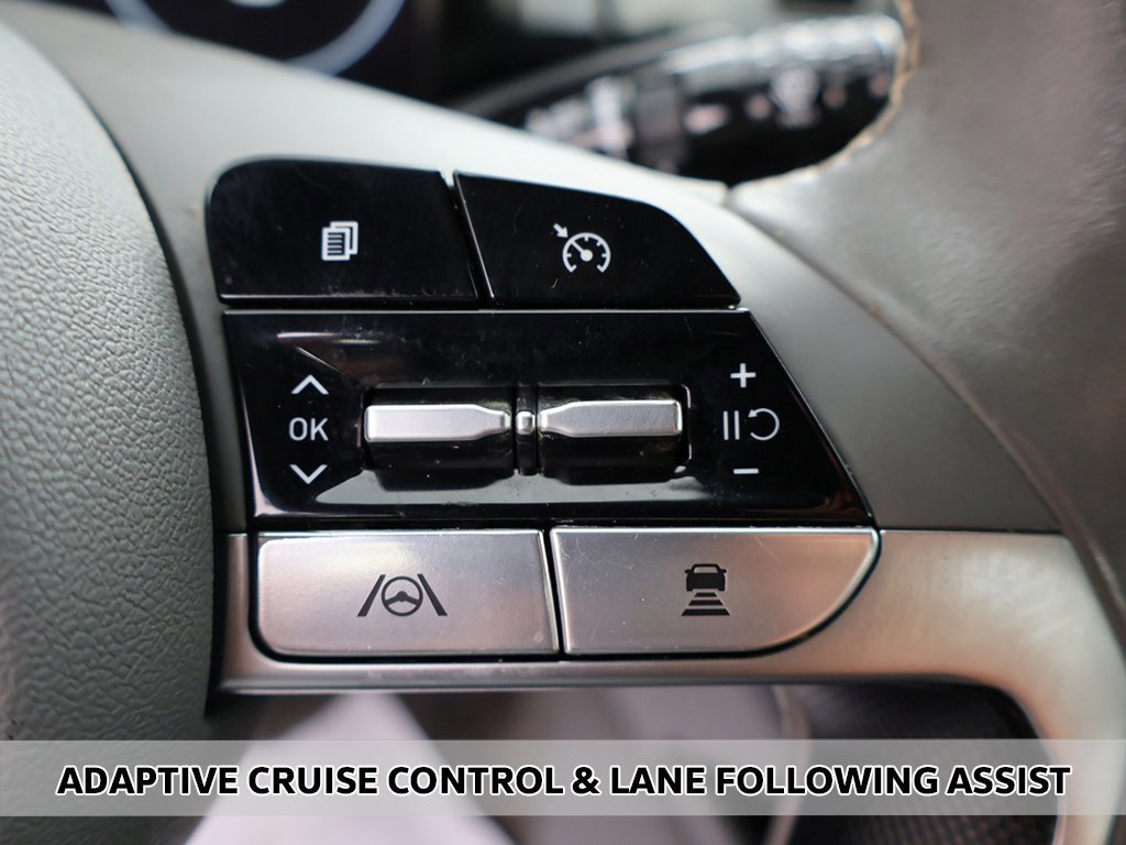 Used 2022 Hyundai Elantra SEL w/ Convenience Package image 3