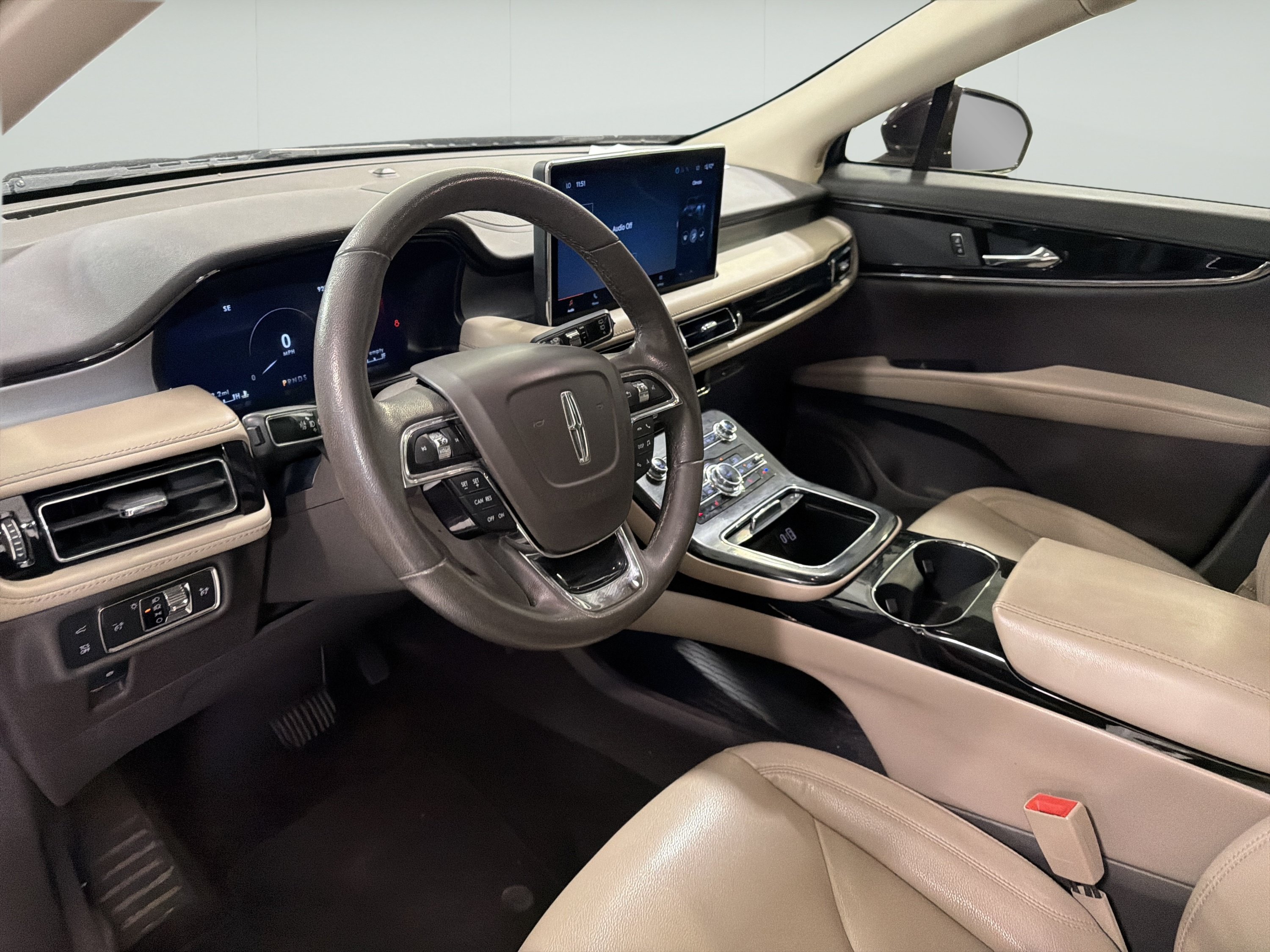 Used 2022 Lincoln Nautilus FWD image 13