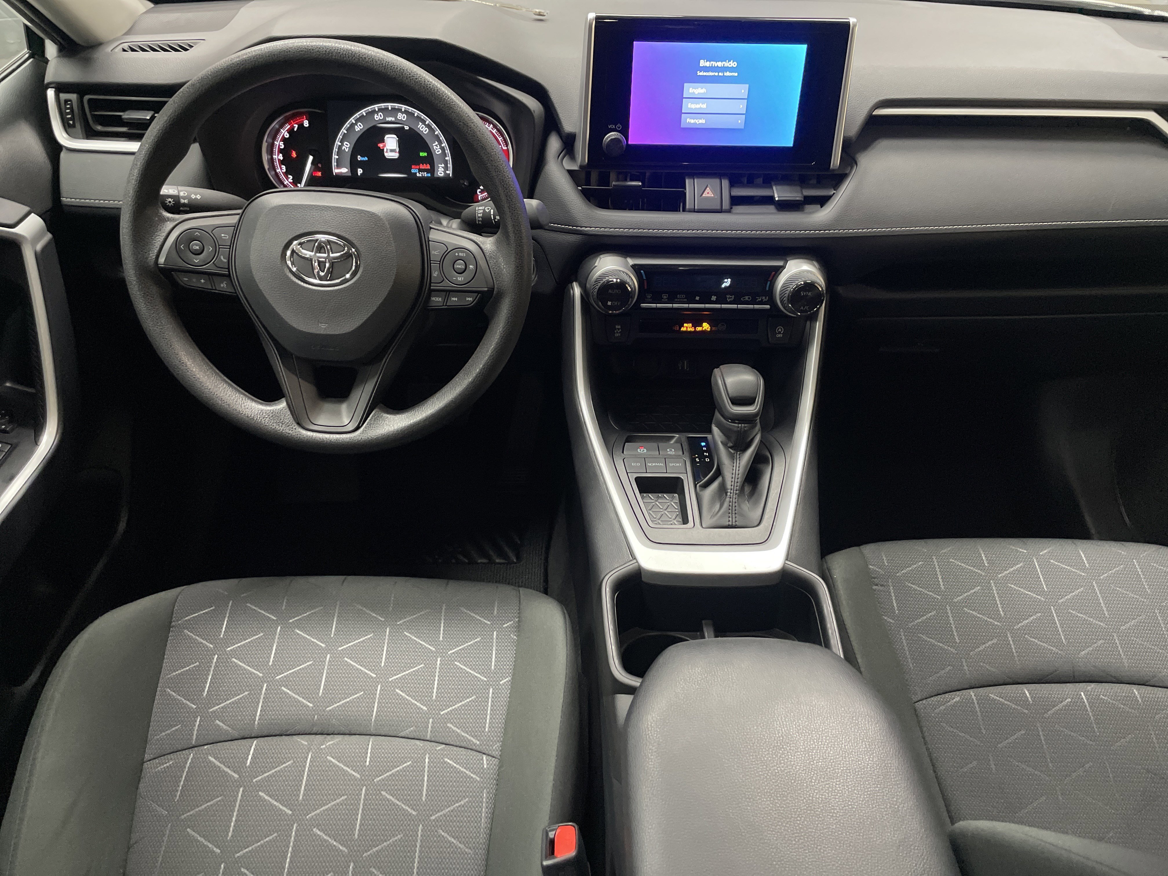 Used 2025 Toyota RAV4 XLE w/ Convenience Package image 30