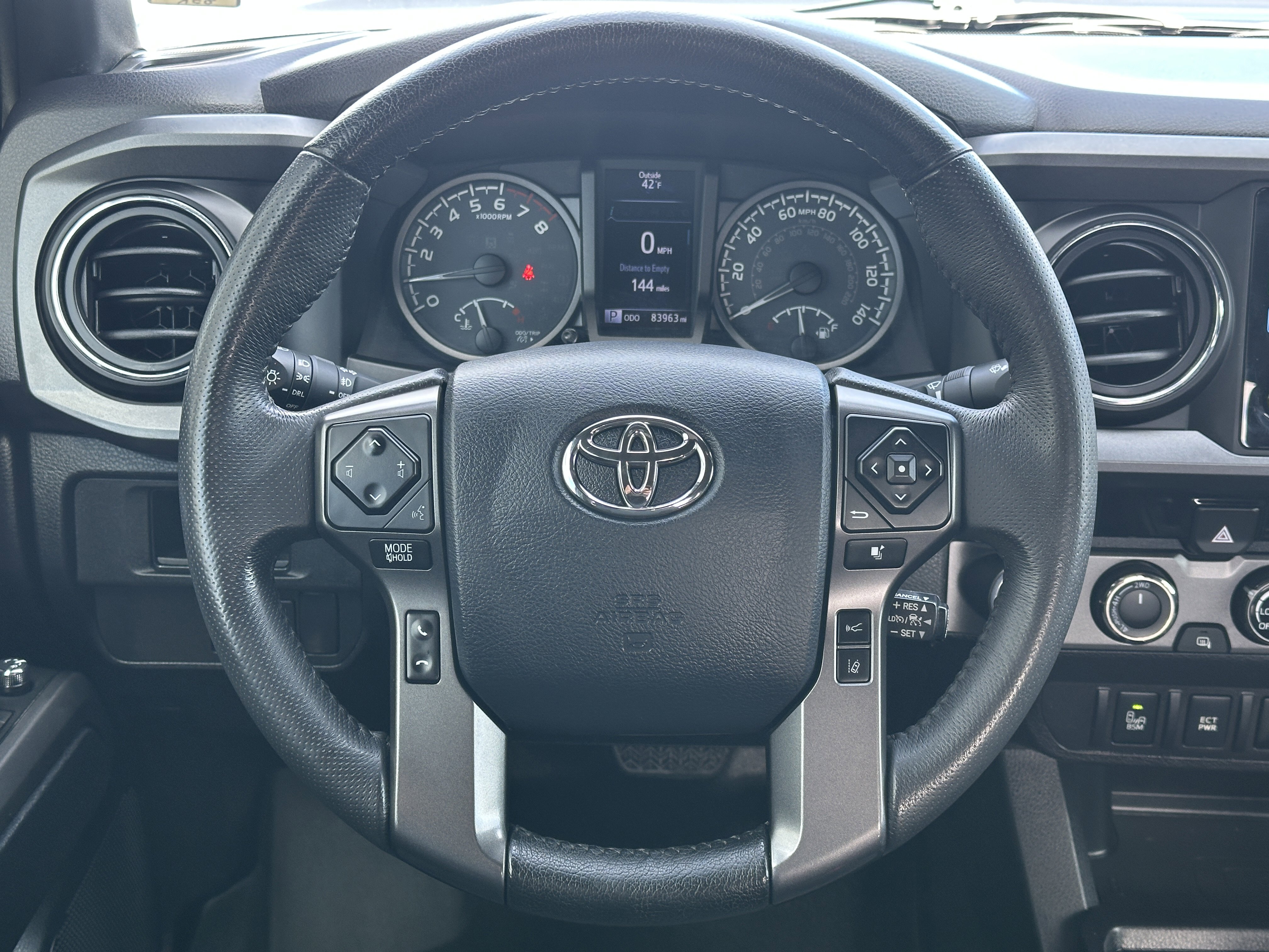Used 2018 Toyota Tacoma TRD Sport w/ Technology Package AWD/4WD image 38