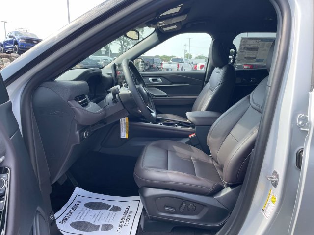 New 2026 Ford Explorer Platinum RWD image 18