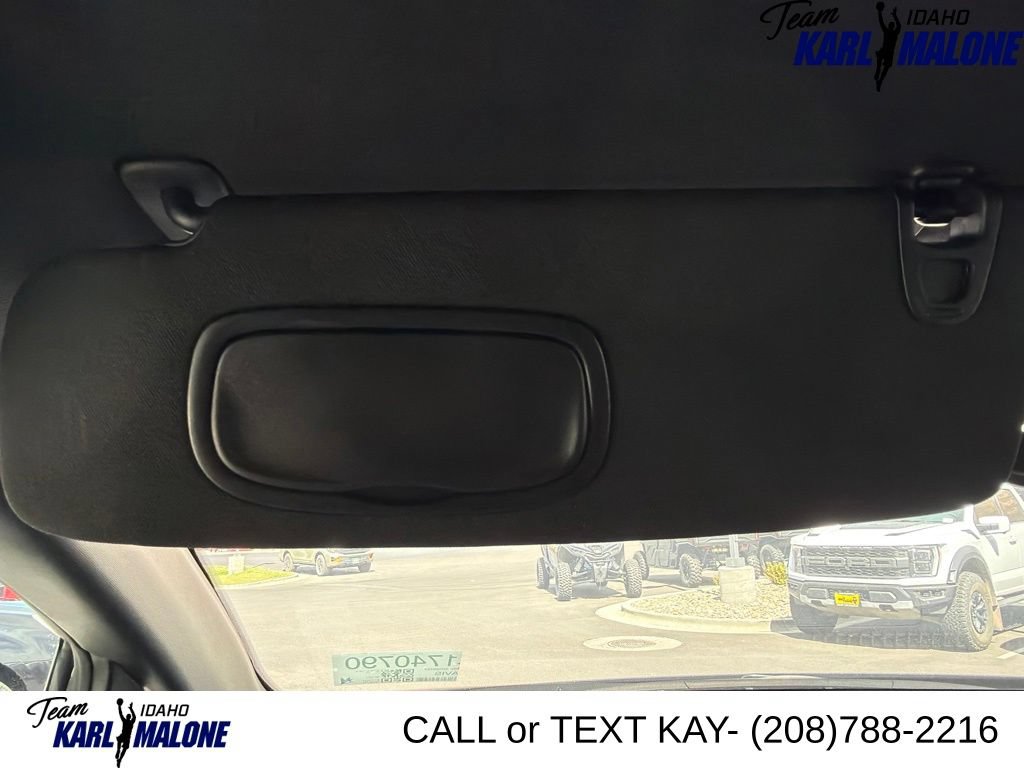 Used 2025 Chrysler Pacifica Select FWD image 40