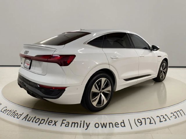 Used 2024 Audi Q8 e-tron Premium Plus w/ Premium Plus Package AWD/4WD image 5