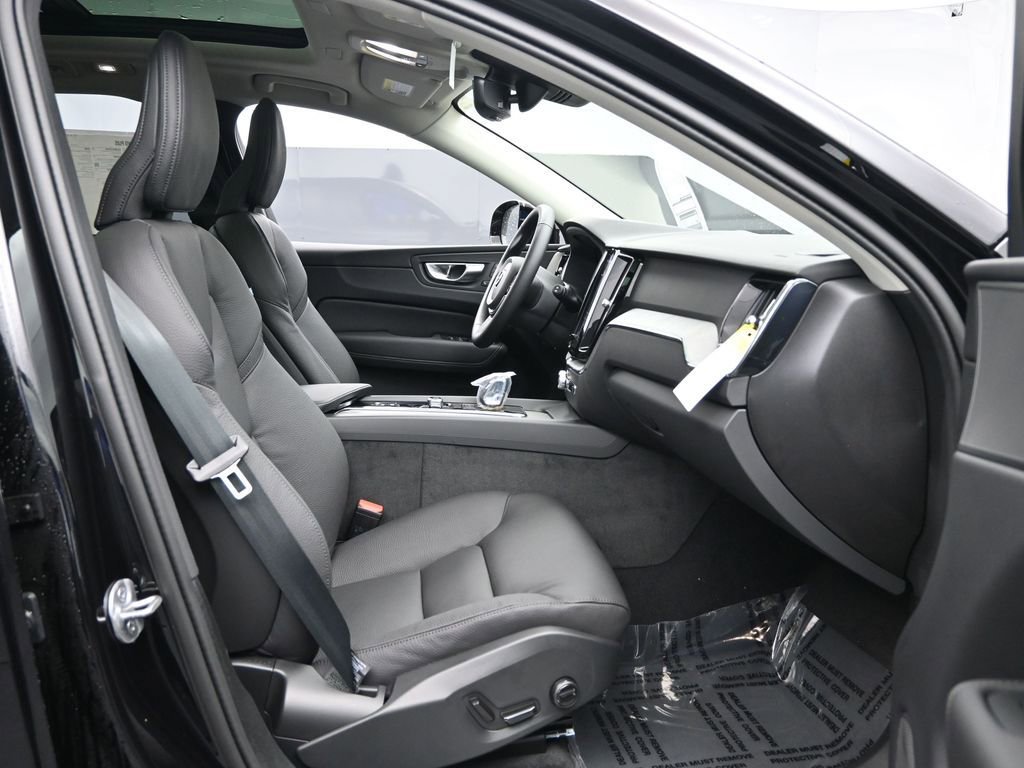 New 2025 Volvo XC60 B5 Plus w/ Protection Package Premier image 29