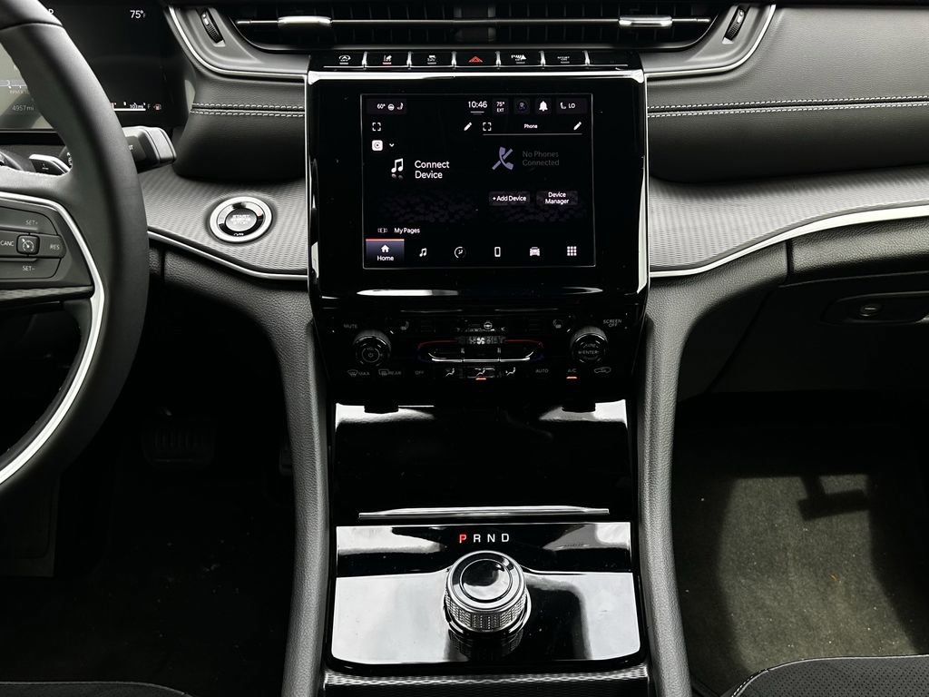 Used 2025 Jeep Grand Cherokee L Altitude RWD image 16