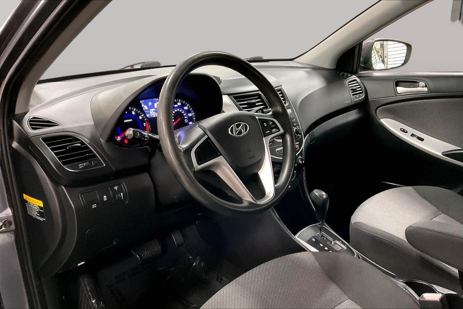 Used 2012 Hyundai Accent GS FWD image 17