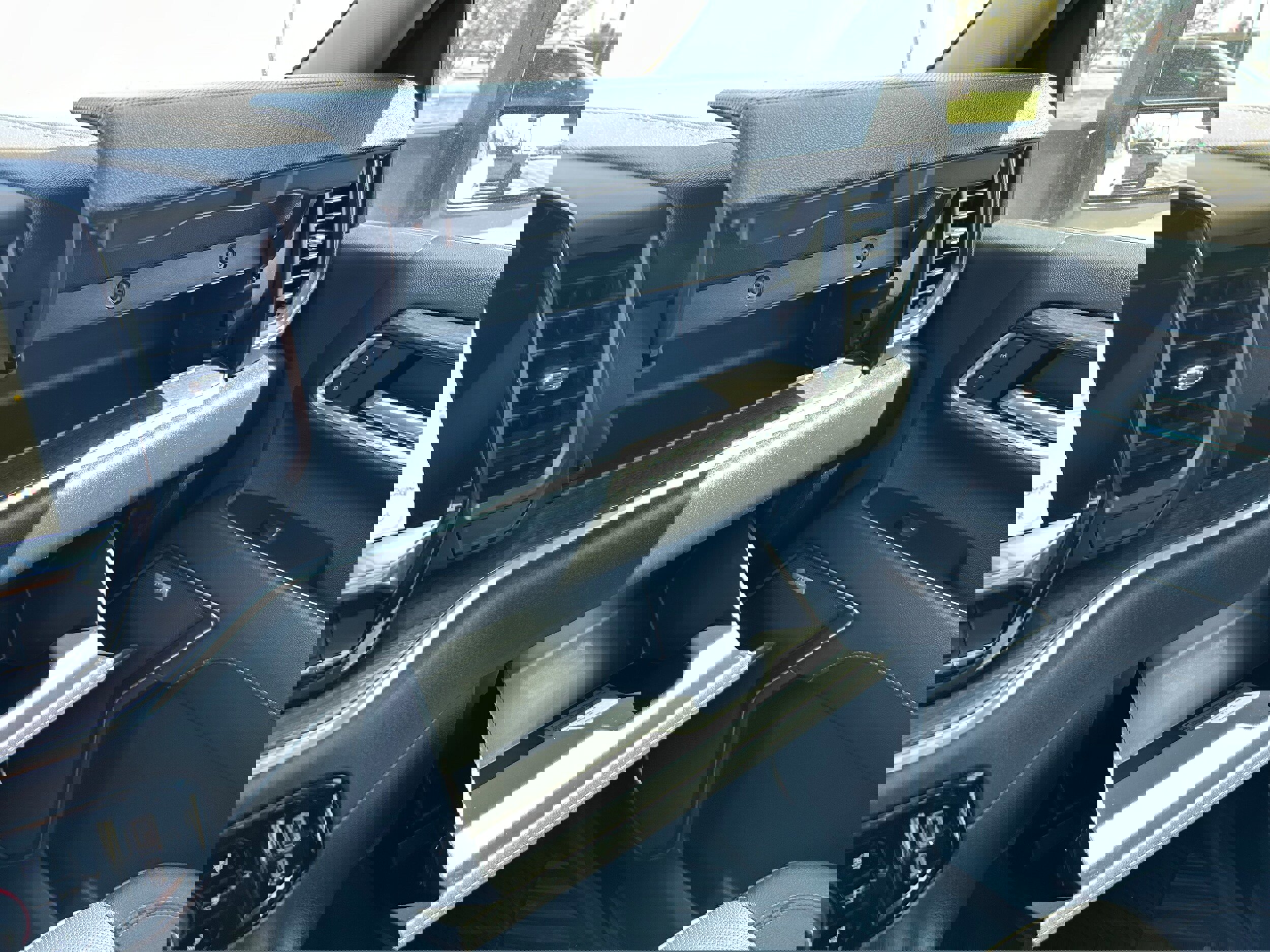 Used 2024 Chevrolet Silverado 2500 LTZ w/ LTZ Plus Package image 30