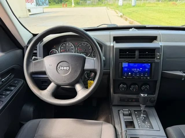 Used 2009 Jeep Liberty Sport AWD/4WD image 17