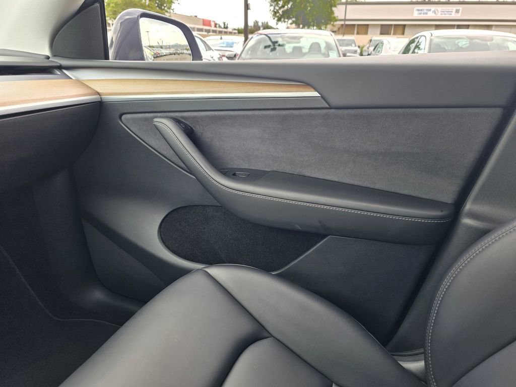 Used 2023 Tesla Model Y Long Range image 26