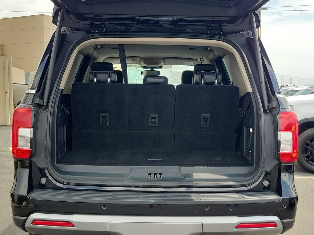 Used 2024 Ford Expedition XLT RWD image 8