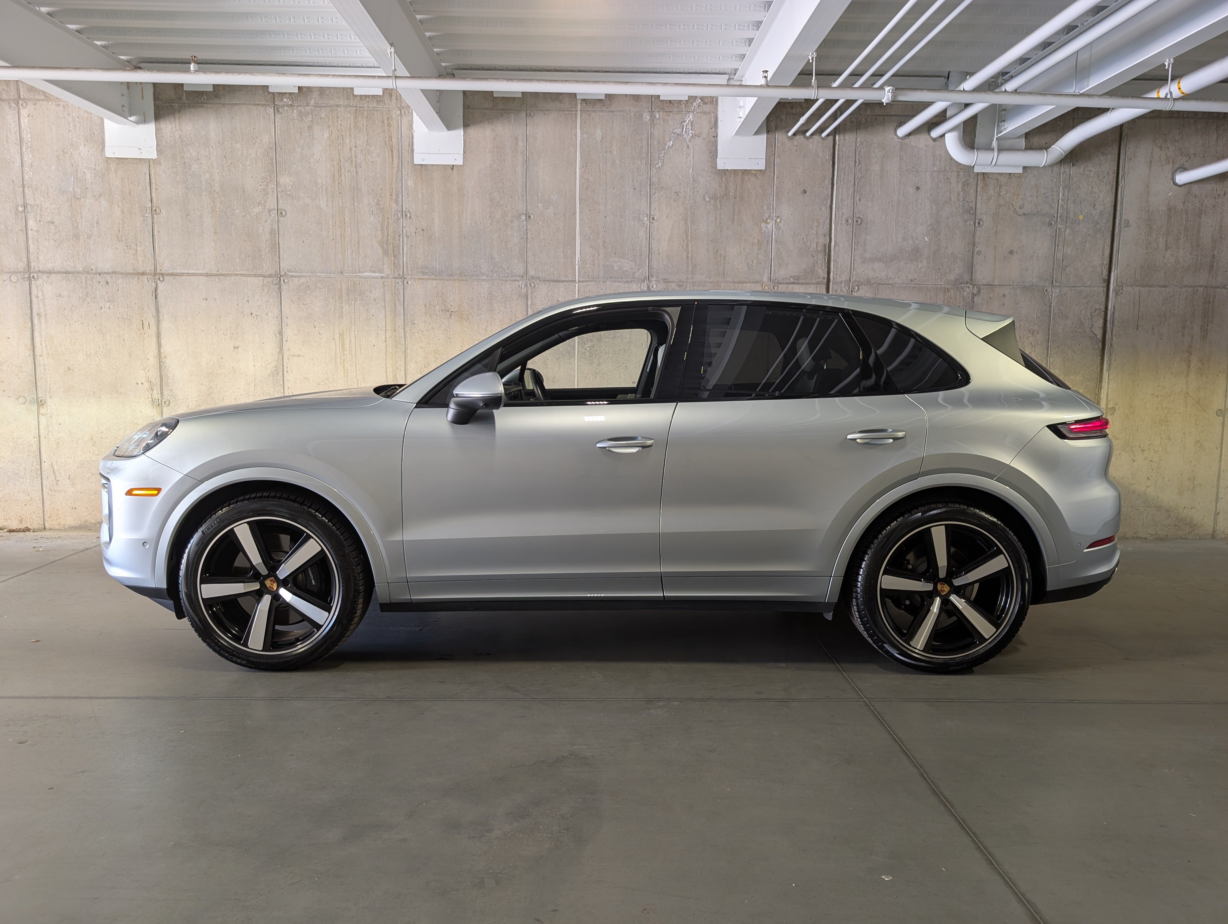 Certified 2025 Porsche Cayenne S AWD/4WD image 2