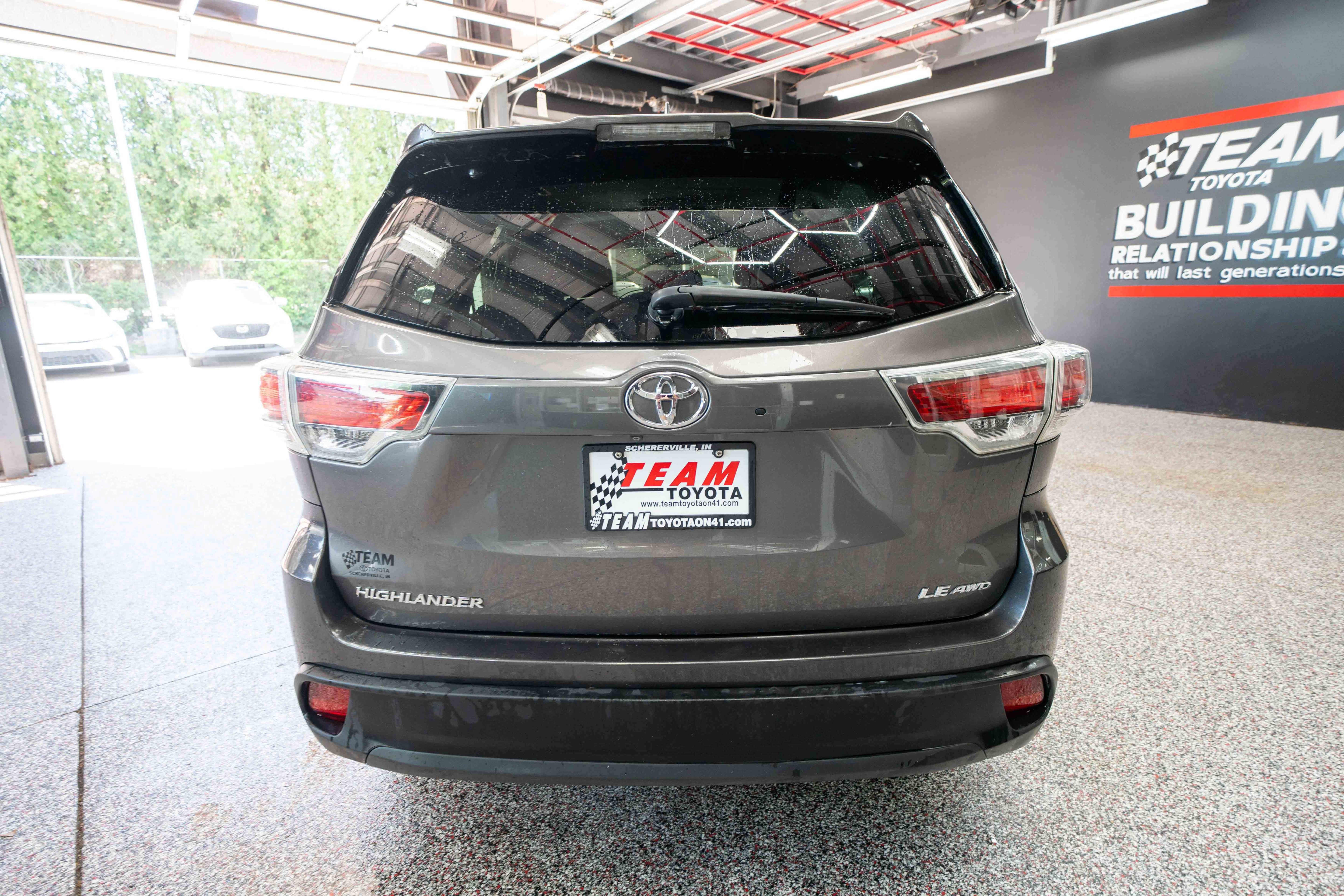Used 2016 Toyota Highlander Plus AWD/4WD image 3
