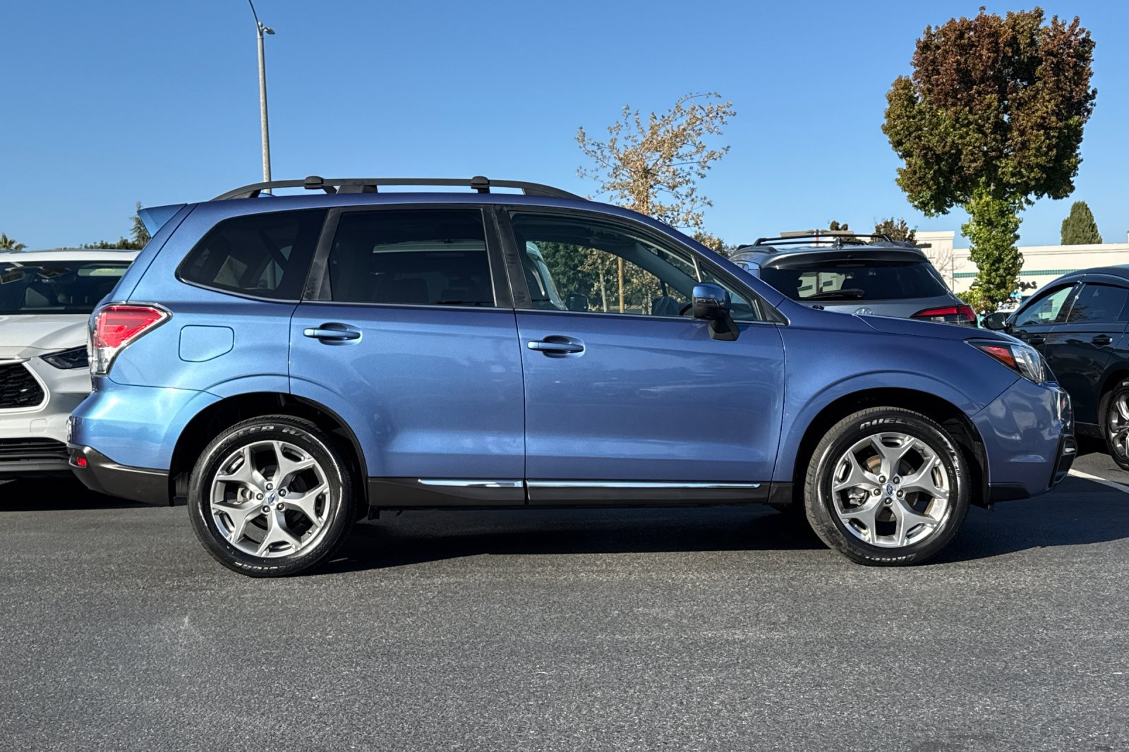Used 2017 Subaru Forester 2.5i Touring AWD/4WD image 7