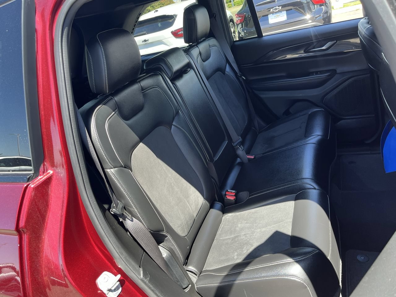 Used 2023 Jeep Grand Cherokee Altitude AWD/4WD image 25