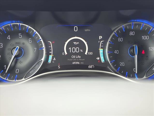 Used 2023 Chrysler Pacifica Touring-L FWD image 12