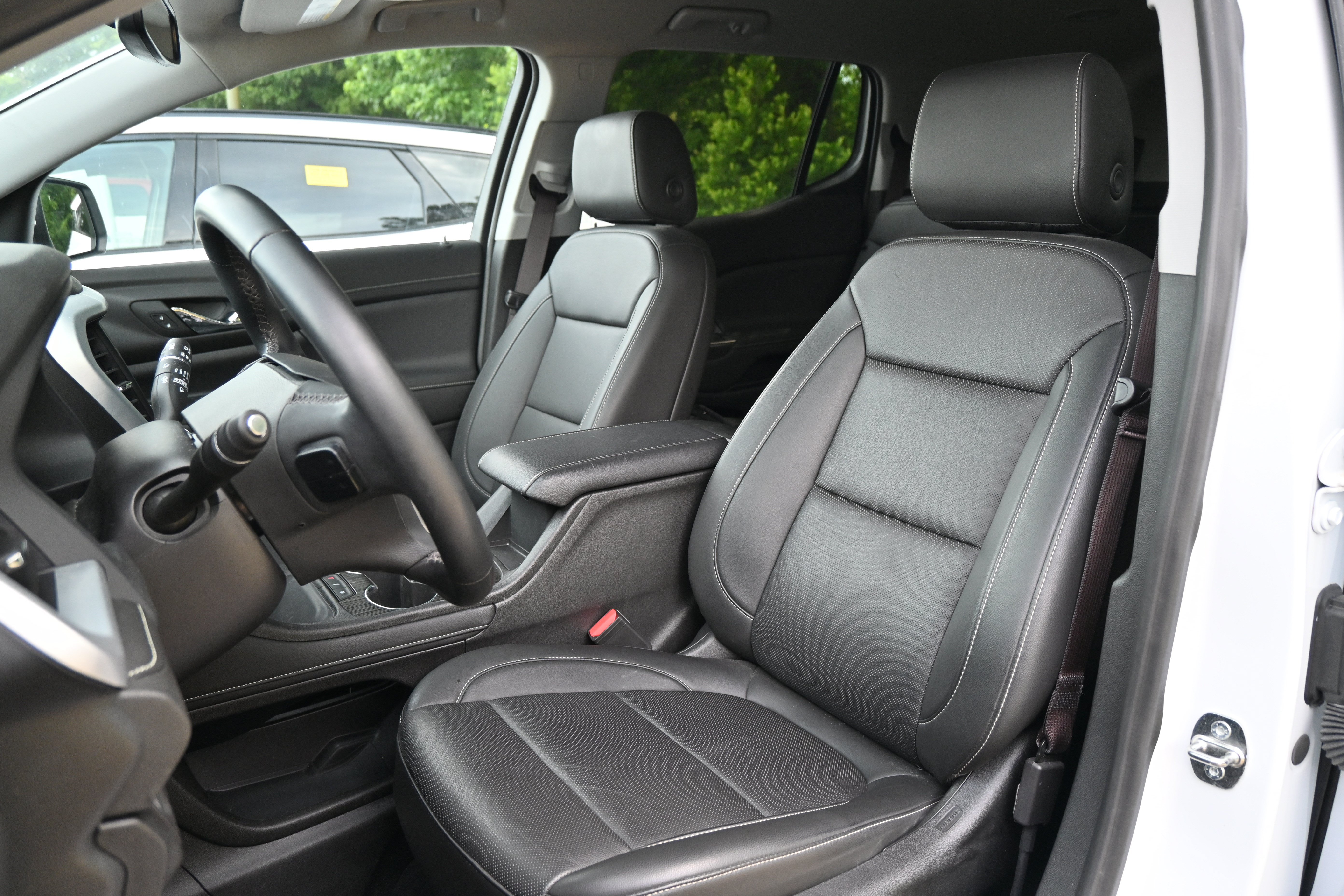 Used 2023 GMC Acadia SLT w/ Trailering Package AWD/4WD image 7