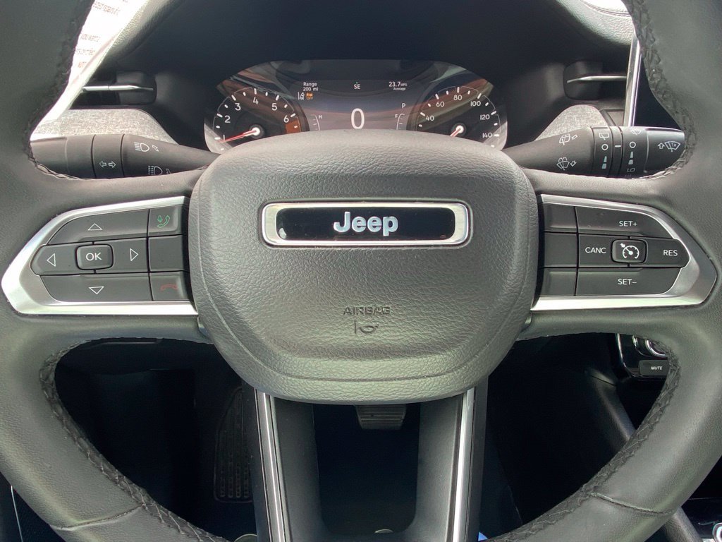 Used 2024 Jeep Compass Latitude AWD/4WD image 24